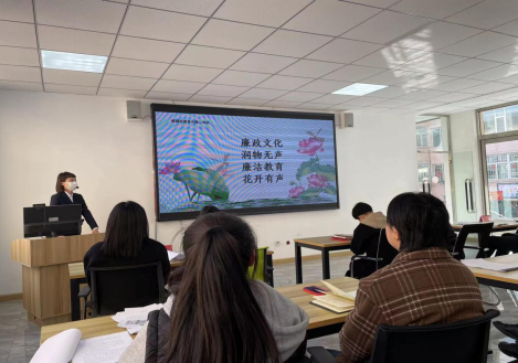 太原古交桃园街道青山路二社区开展清廉大讲堂之廉政党课