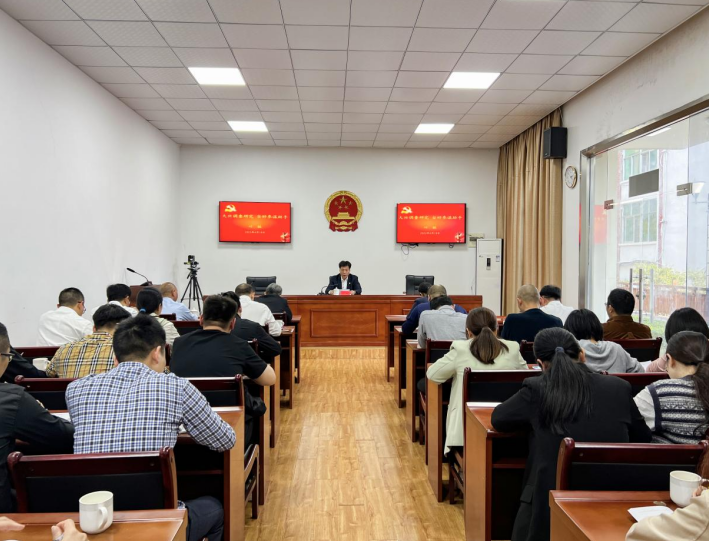 福建华安县委书记上党课：大兴调查研究 当好参谋助手