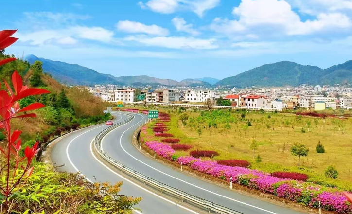 沿着福建高速邂逅古诗词里的春天