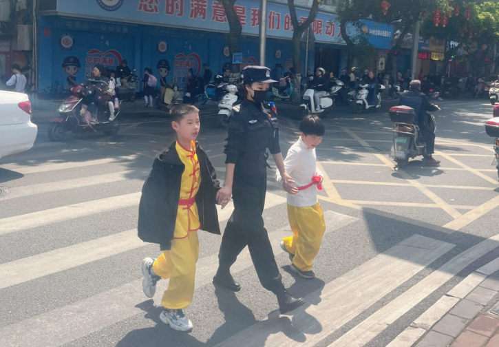 福建福安巡特警反恐大队“白加黑”巡逻模式 加强社会面巡逻防控