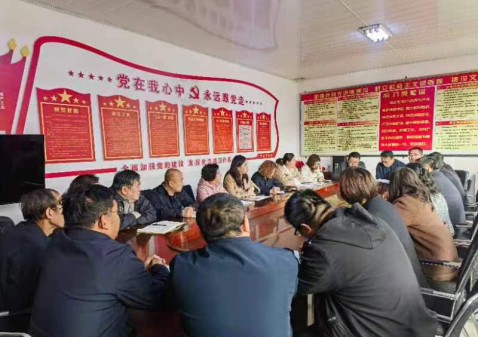 太原古交市科级干部轮训班感人一幕：带娃学习两不误
