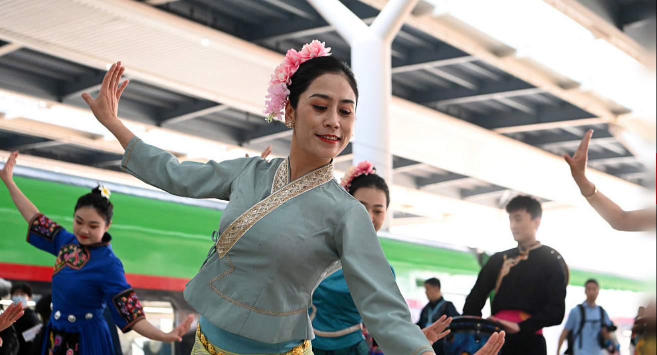 中老铁路国际旅客列车为跨境游注入新活力