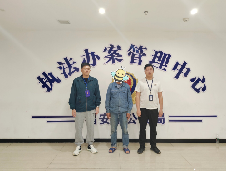 福建福安公安：男子深夜偷蜂箱 案发被逮个正着