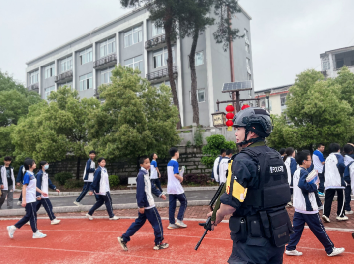 福建福安公安：反恐演练进校园 警校联动筑平安