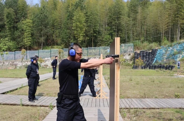 福建屏南公安：警营练精兵 砺警提战力