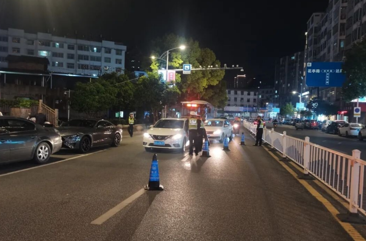 福建屏南公安：致敬劳动者 平安“警”相伴