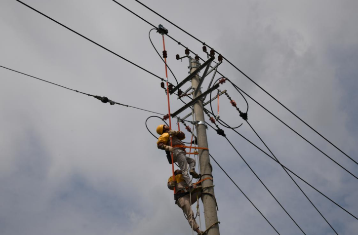 福建云霄供电：采用地电位带电作业 助力群众用好电