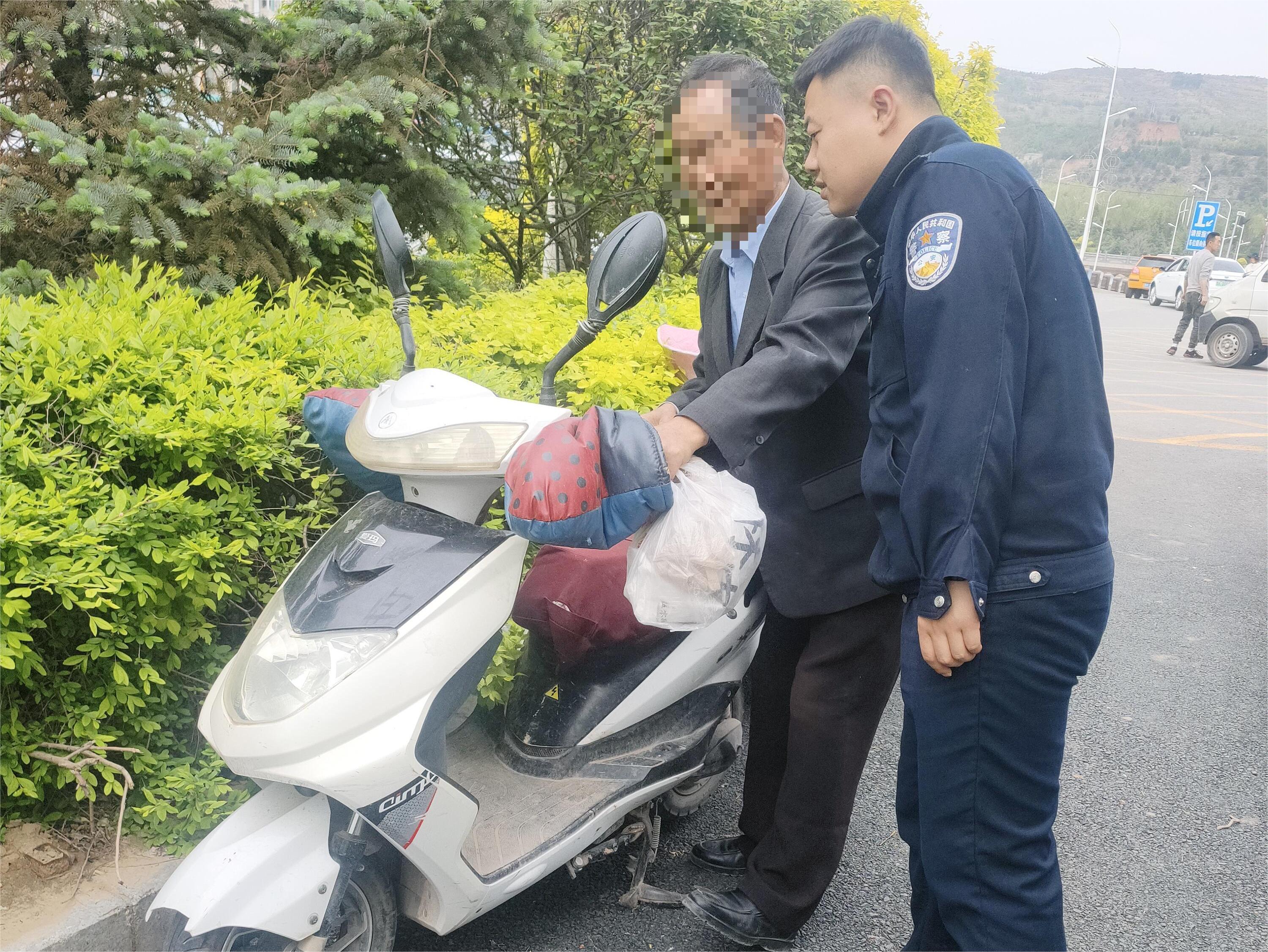 5.7电动车丢失“闹乌龙” 民警热情帮找回2.jpg