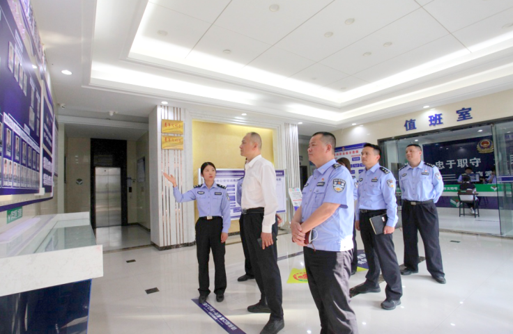 福建福安公安局长蔡立新深入基层派出所调研指导“两队一室”警务机制改革工作
