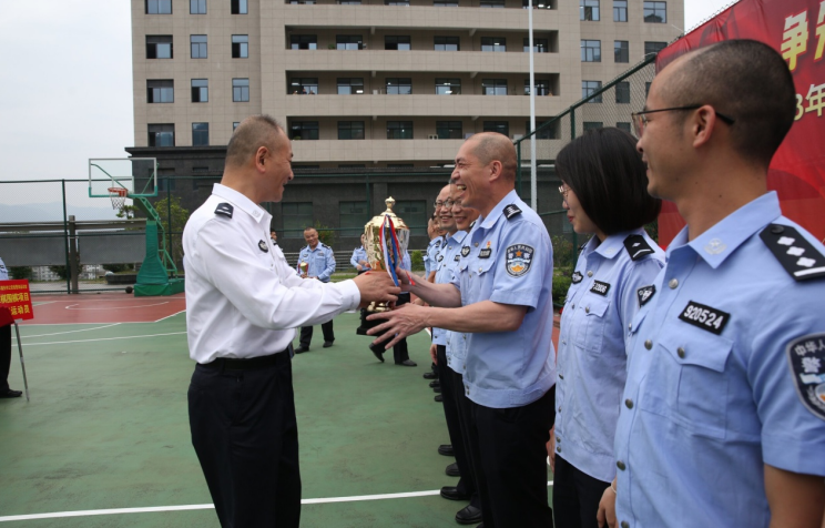福建福安市公安局举行警体运动会颁奖仪式