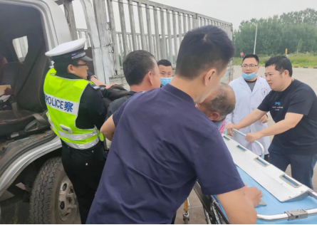 山西高速交警：高速路上常守护  温情小事暖人心