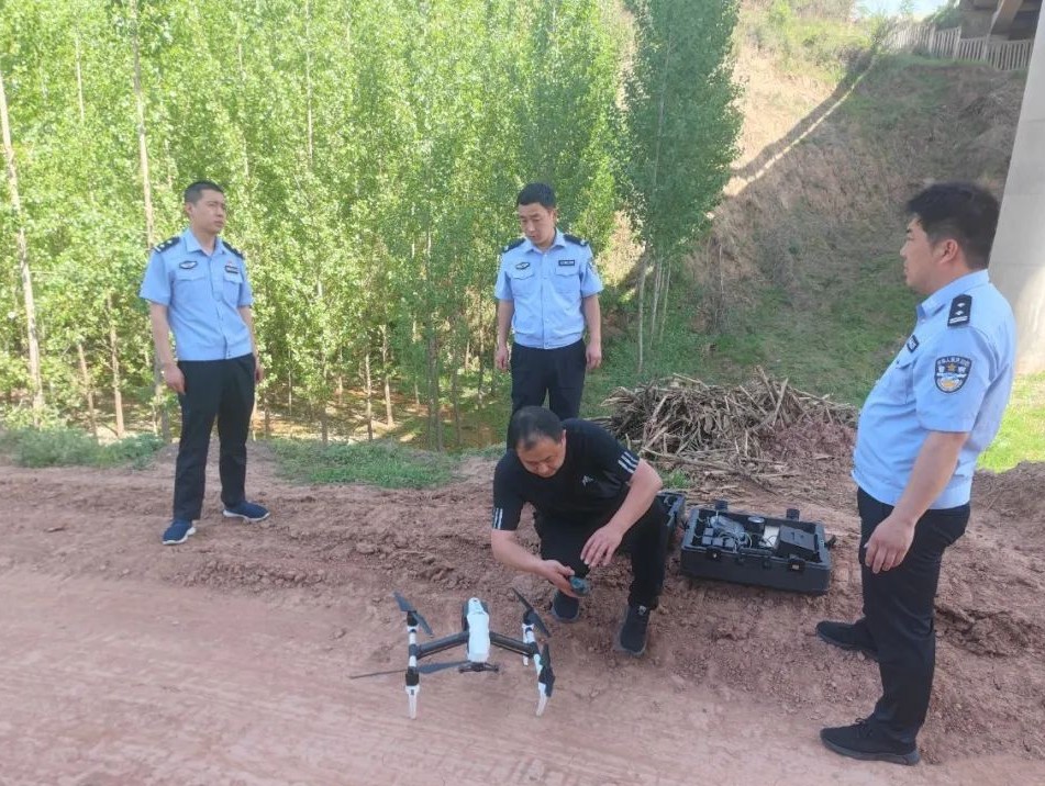 【禁种铲毒】无人机航测！临汾安泽公安禁种铲毒在行动！