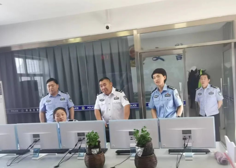 临汾市公安局党委委员、交警支队支队长曹国刚莅临隰县公安局交警大队督导检查农村道路