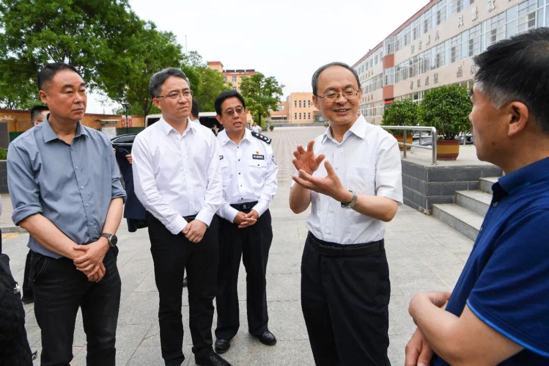 山西省委常委、政法委书记郑连生在太原调研