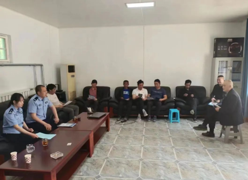 临汾浮山公安：上门送证暖民心，便民利企零距离