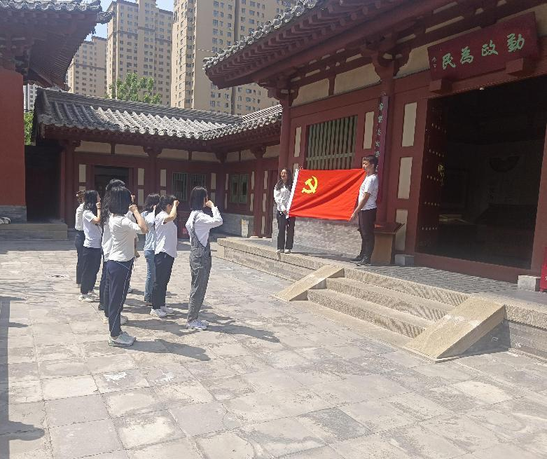 太原万柏林区义井东社区开展“弘扬廉洁精神坚定理想信念”主题党日活动