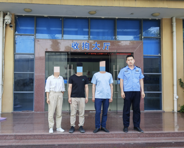 想给小车免费修补油漆 福建福安民警抓包三人同进班房