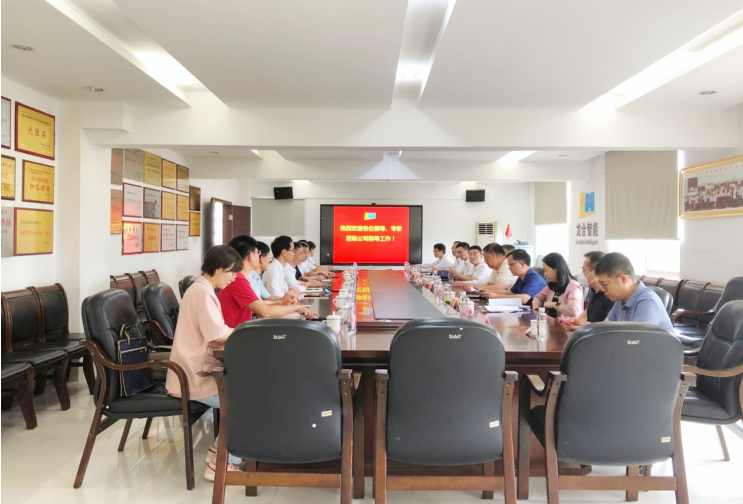 福建省金融投资万崇伟一行来龙岩龙合智能考察指导