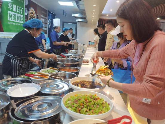 太原迎泽：挖潜力拓服务  “小食堂”托起“大民生”