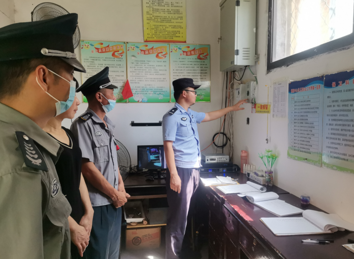 福建福安穆阳派出所开展校园安全检查及法治宣传