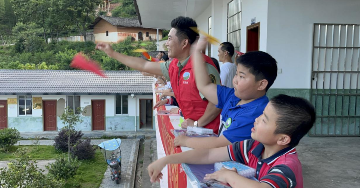 福建龙岩高速开展关爱儿童心理健康心理兴趣组团活动