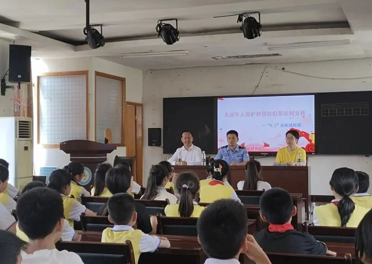 平安成长路 福建福安民警来相随