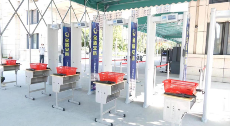 福建漳浦县领导到各考点检查高考准备工作