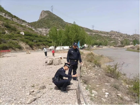 你的“诗和远方”  需要有人守护