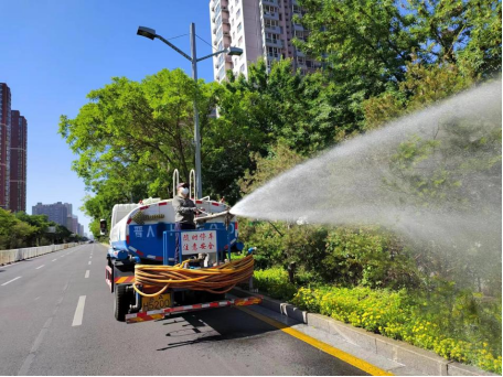 太原万柏林区城市综合服务中心施药治虫为市民解忧