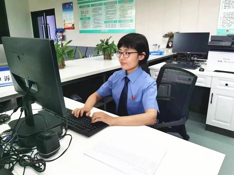 她在最高检宣讲会上讲述着晋城检察机关的办案故事......