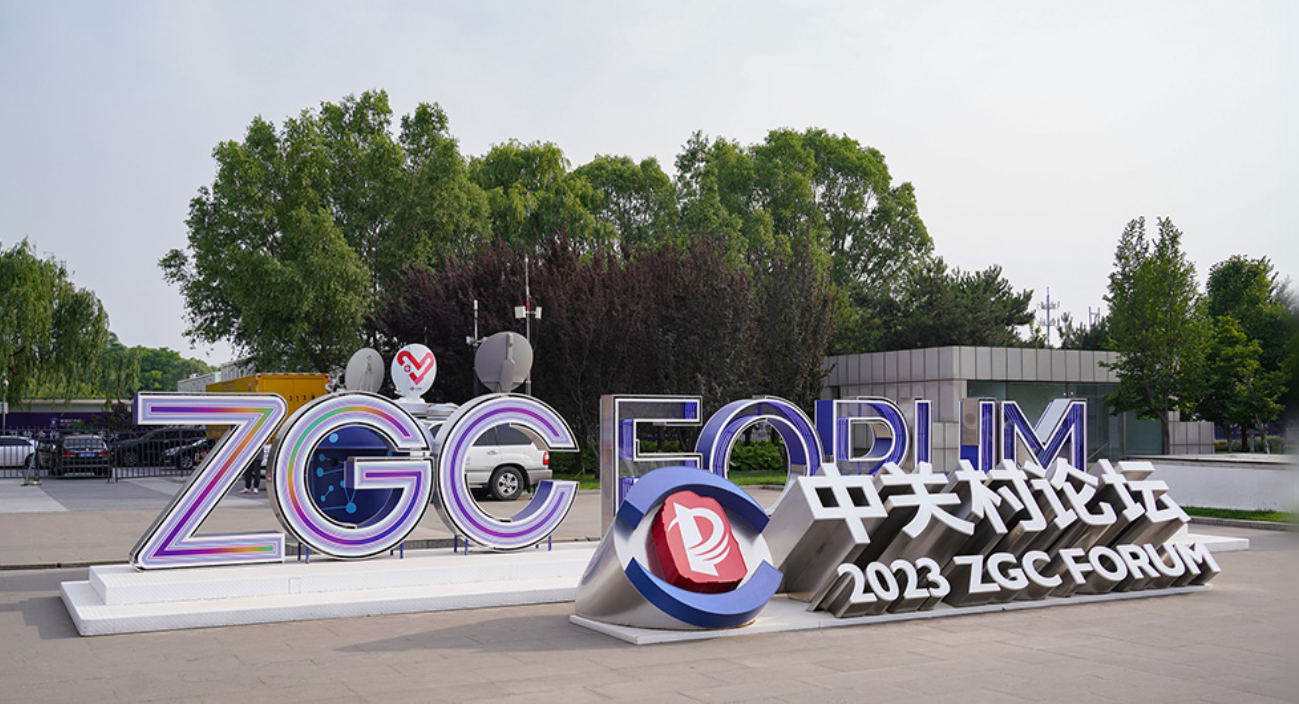 焦点访谈：“机器人+”加速前行