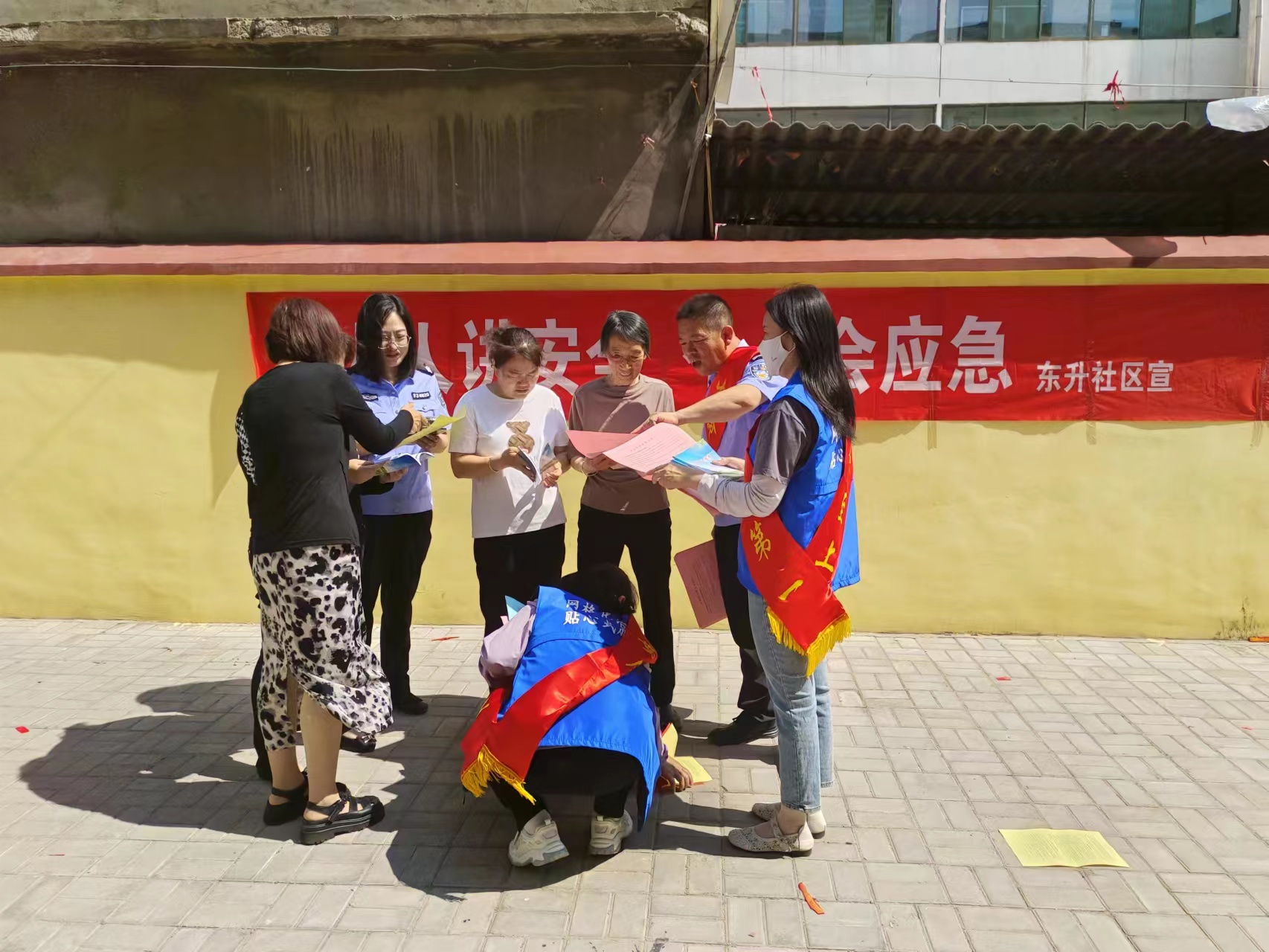 山西榆社：安全宣传进社区  警民共建创平安