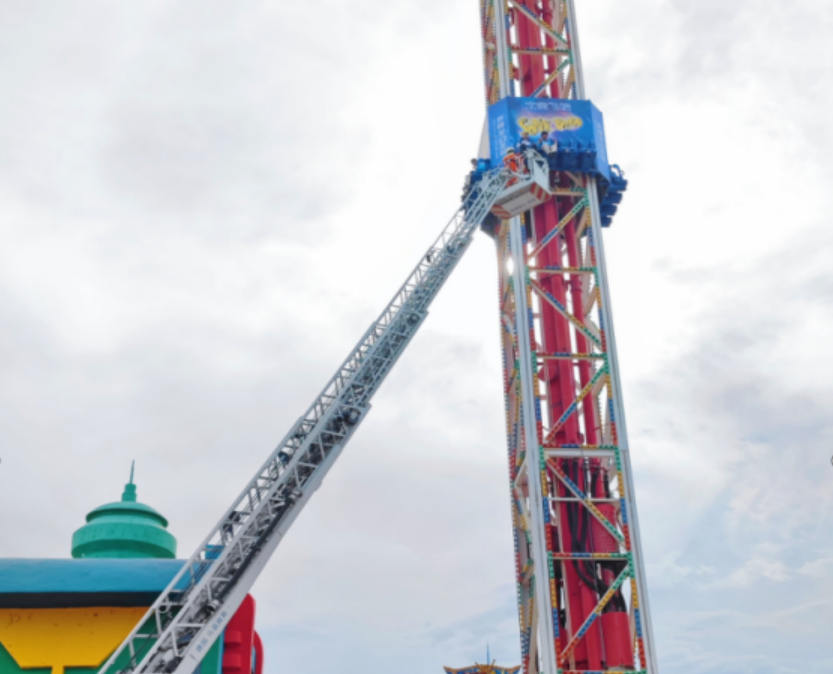 厦门同安：方特景区开展“太空飞梭”特种设备应急演练