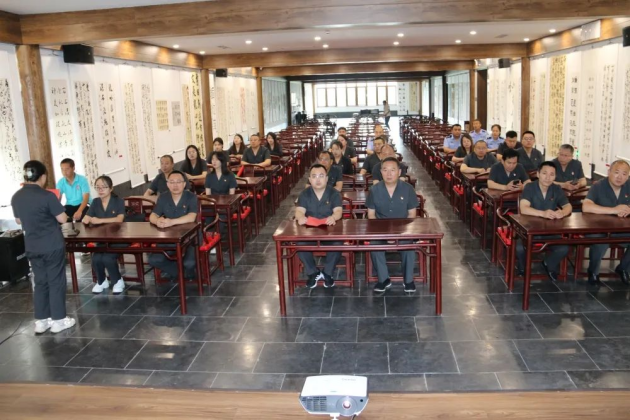 山西灵石法院开展“庆七一强党性  不忘初心勇担当”主题党日活动