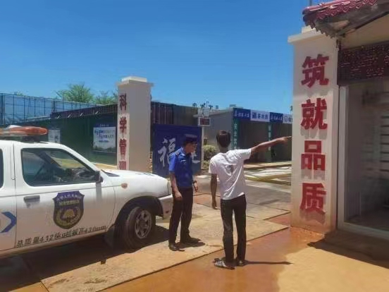 福建漳州高新区行政执法局：抓好建筑工地源头治理 严查渣土车带泥上路