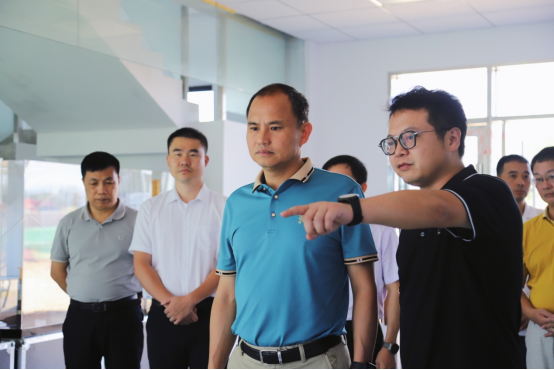 福建漳浦县委书记调研产业发展项目建设工作