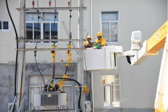 福建云霄供电：率先在漳州地区开展带负荷更换跌落式熔断器