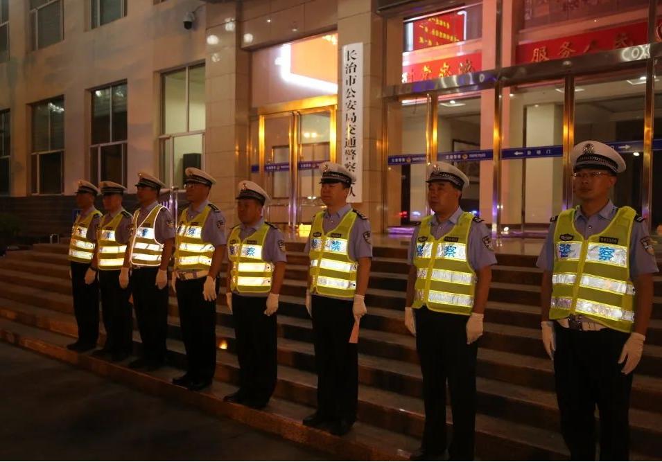长治公安交警启动夏夜治安巡查宣防集中统一行动