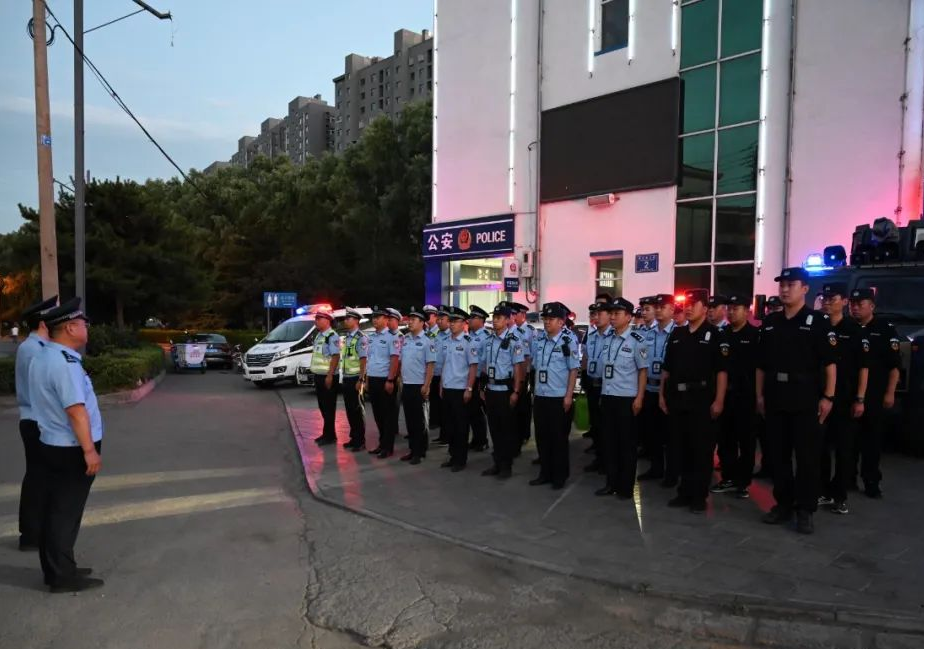 临汾安泽县公安局开展夏夜治安巡查宣防集中统一行动