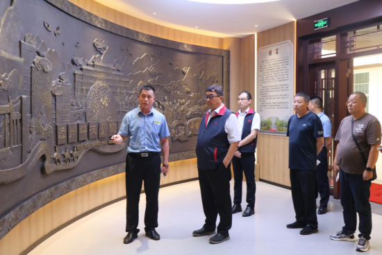 郑州升达经贸管理学院执行董事王新奇一行来福建漳州科技学院交流