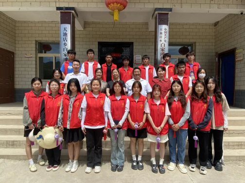 太原工业学院学子赴白家滩村三下乡暑期实践活动