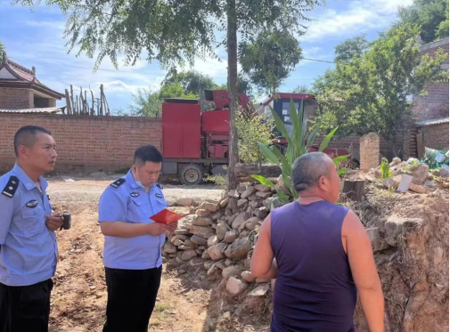 长治沁县公安：邻里排水起纠纷   民警调解化干戈