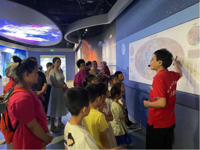 太原万柏林区滨体社区：打卡地质博物馆  探秘脚下的世界