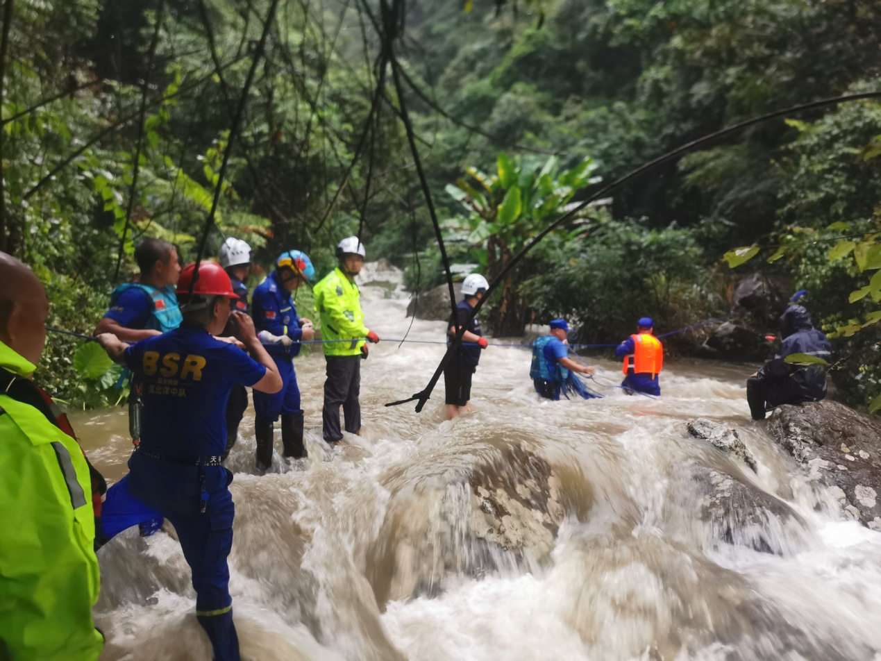 游客因暴雨被困山中 福建福安多方协力救助解困