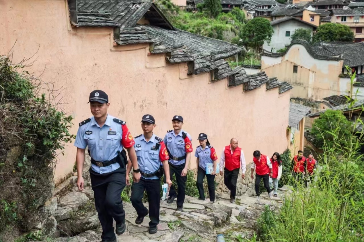 福建尤溪洋中派出所：绘就镇级小城市发展新“枫貌”