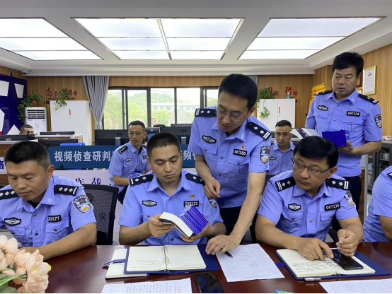 陕西延安子长市公安局召开全警实战大练兵法制员培训会