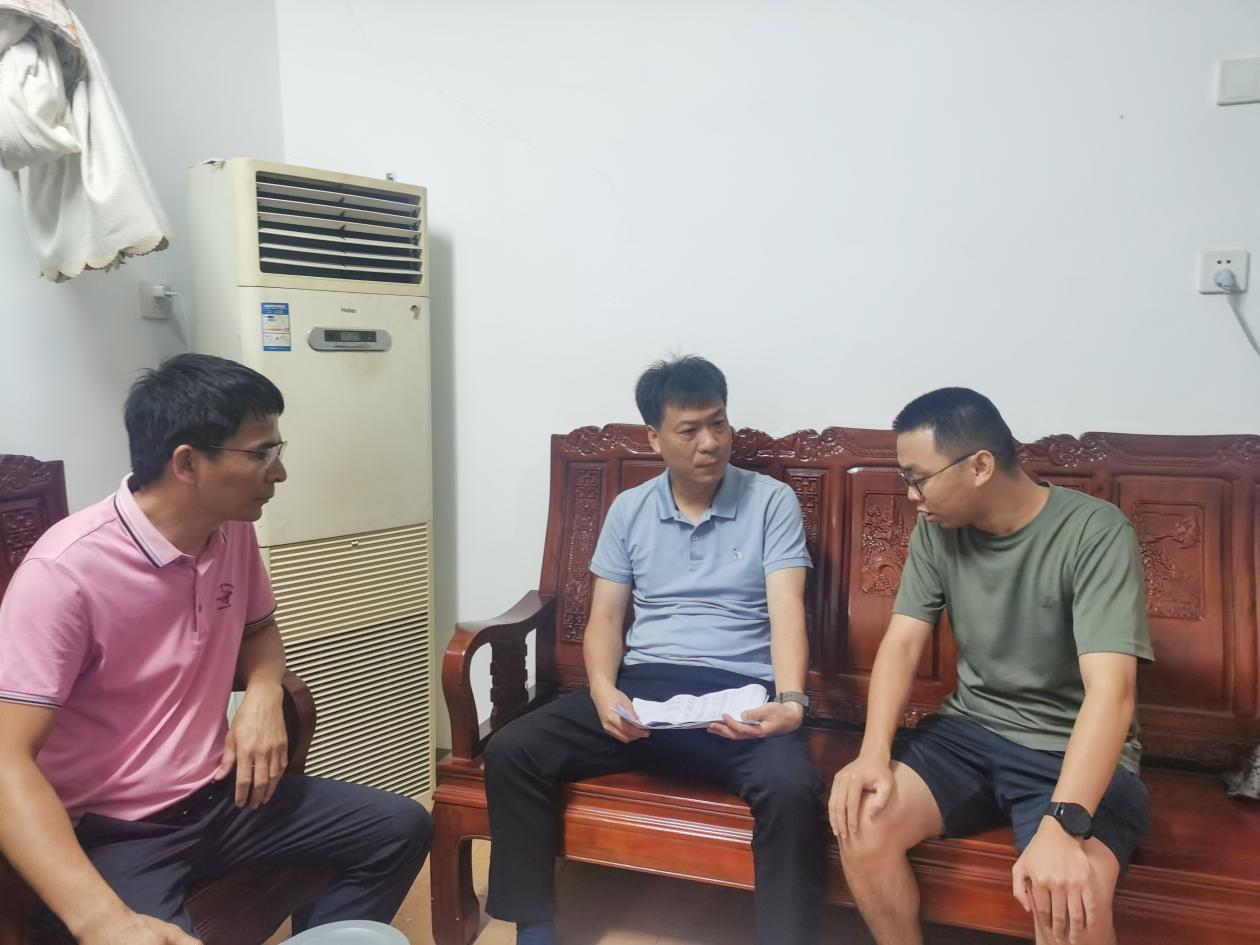 福建华安县委书记县长连夜督导防台风工作