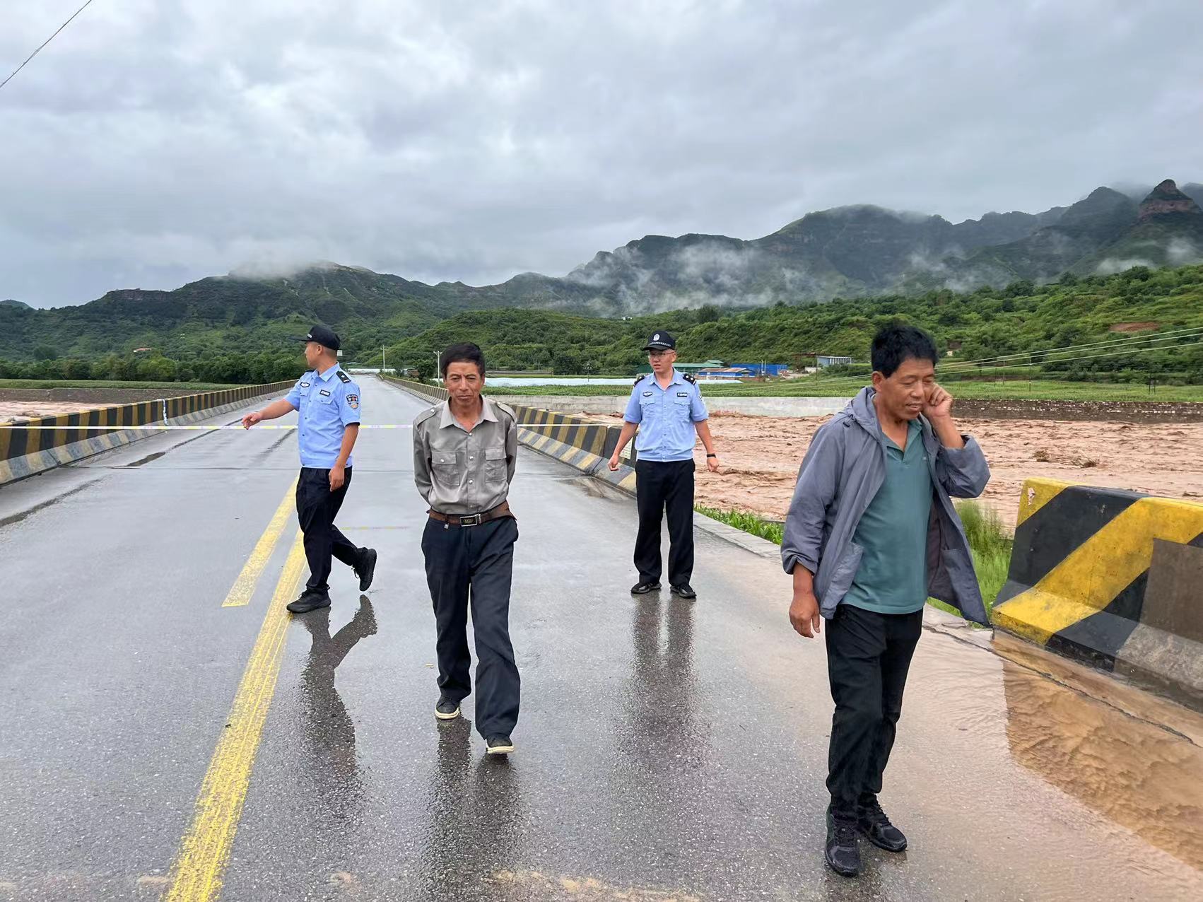 闻汛而动，山西左权公安芹泉派出所全力保通保畅