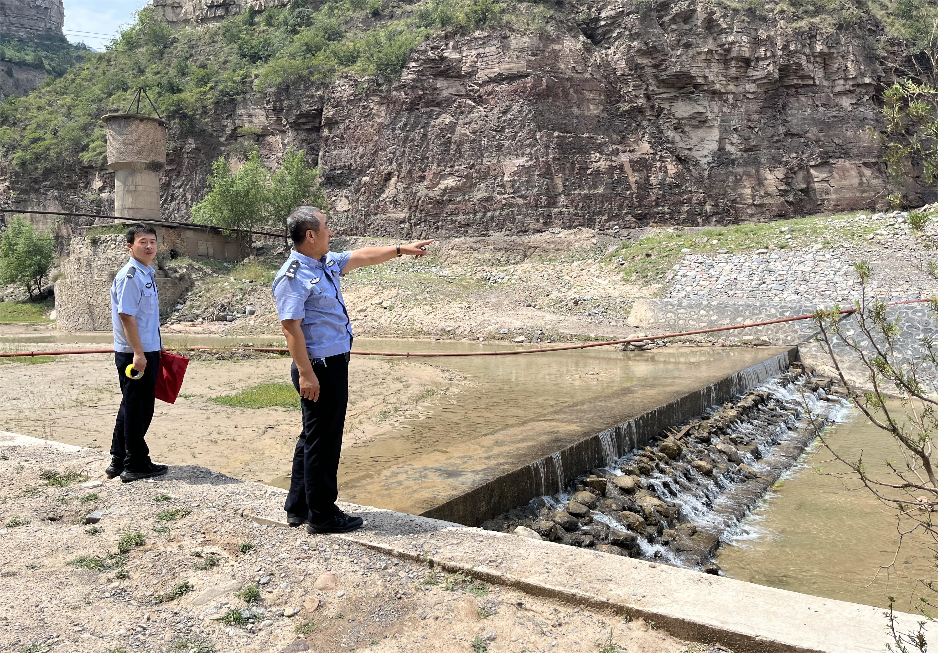 山西介休公安龙凤所：开展水域安全隐患排查及防溺水宣传