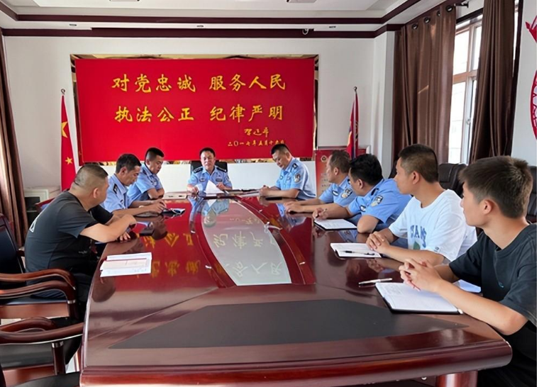 长治市公安局五马分局组织召开新入警民警岗前廉政教育谈话会